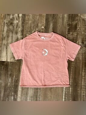 Cropped Moon Graphic Tee in Dusty Pink